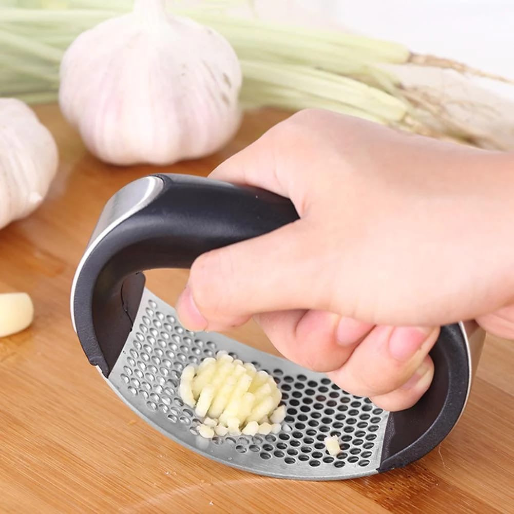 Manual Stainless Steel Garlic Press & Ginger Mincer – Handheld Garlic Crusher (Random Color